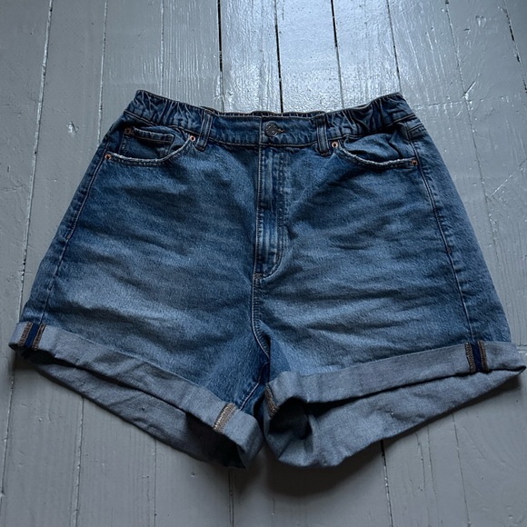 Garage - Blue Medium Wash Mom Short Denim Jean Shorts - Picture 2 of 4